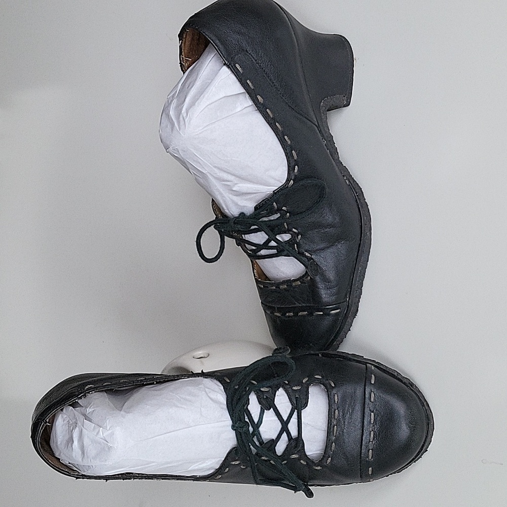 Vintage Hush puppies Leather Upper | Size 7M | Recycled Sole  Material